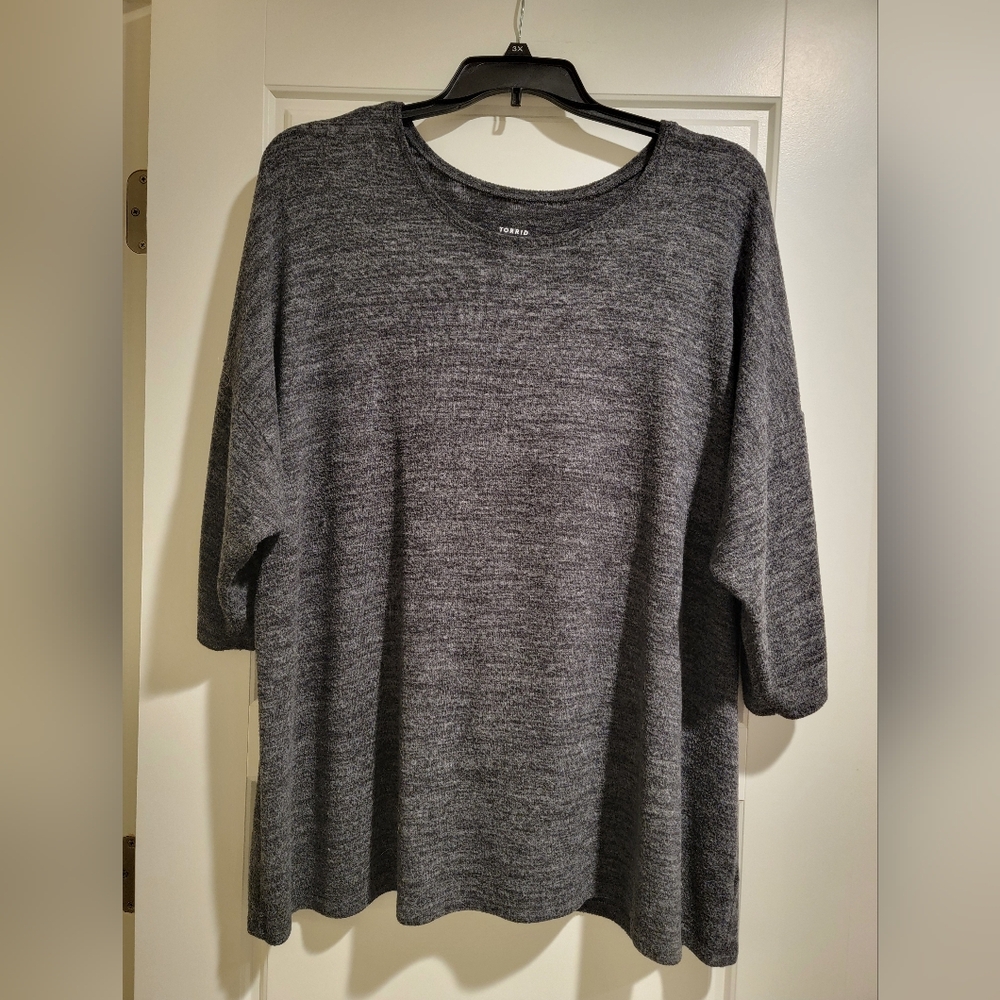 Torrid Size 4 super soft 3/4 sleeve shirt